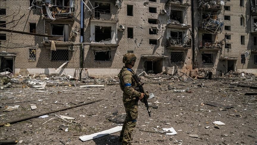 Zerstörte Städte in der Ukraine – wie die Städte vor und nach dem Krieg aussahen